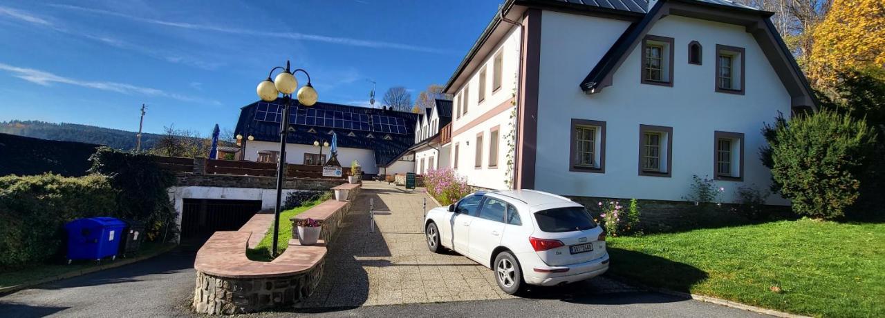 Hotel Zlaty Potok Nicov  Eksteriør billede